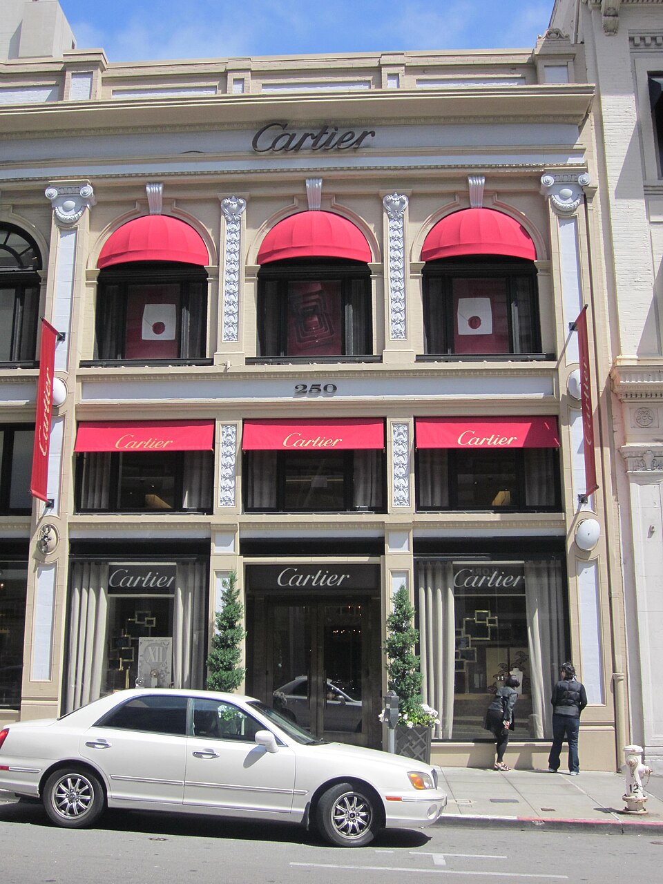 Boutique Cartier SF.JPG — BrokenSphere (CC BY 3.0) Cartier Red