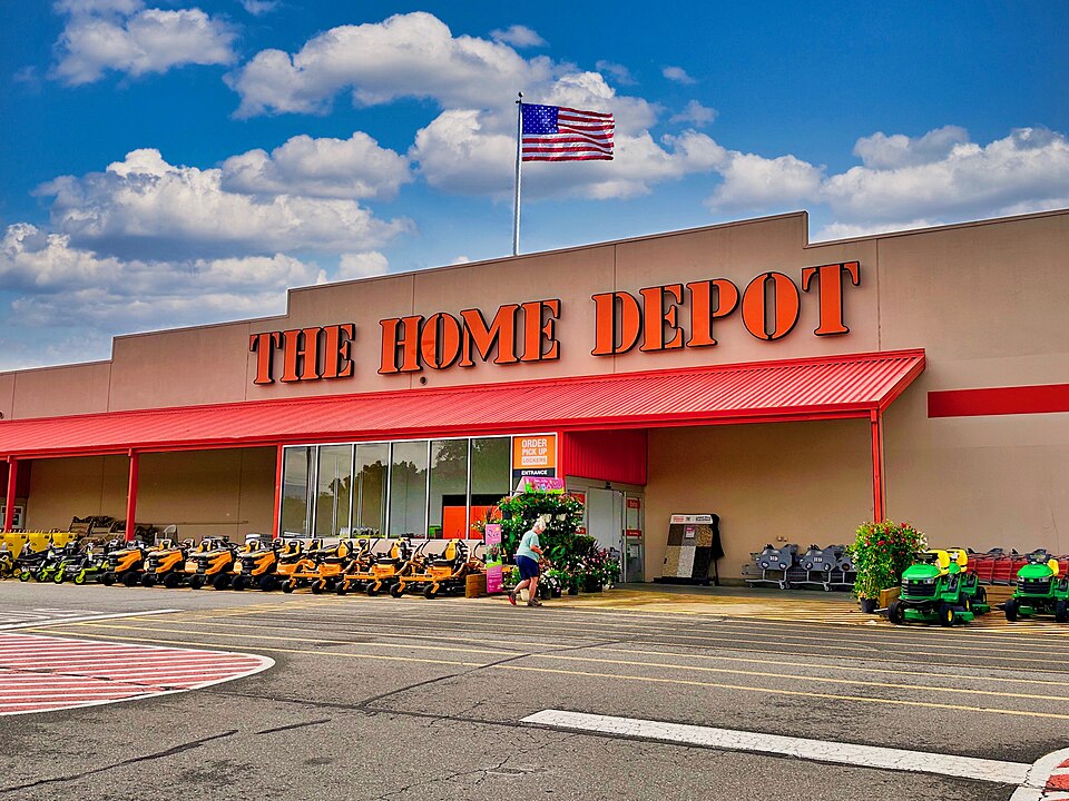A Home Depot store in Blairsville, Ga.jpg — Harrison Keely (CC BY 4.0) Home Depot Orange
