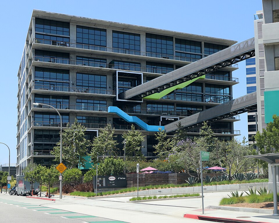 TikTok Headquarters.jpg — Coolcaesar (CC BY 4.0) TikTok Cyan