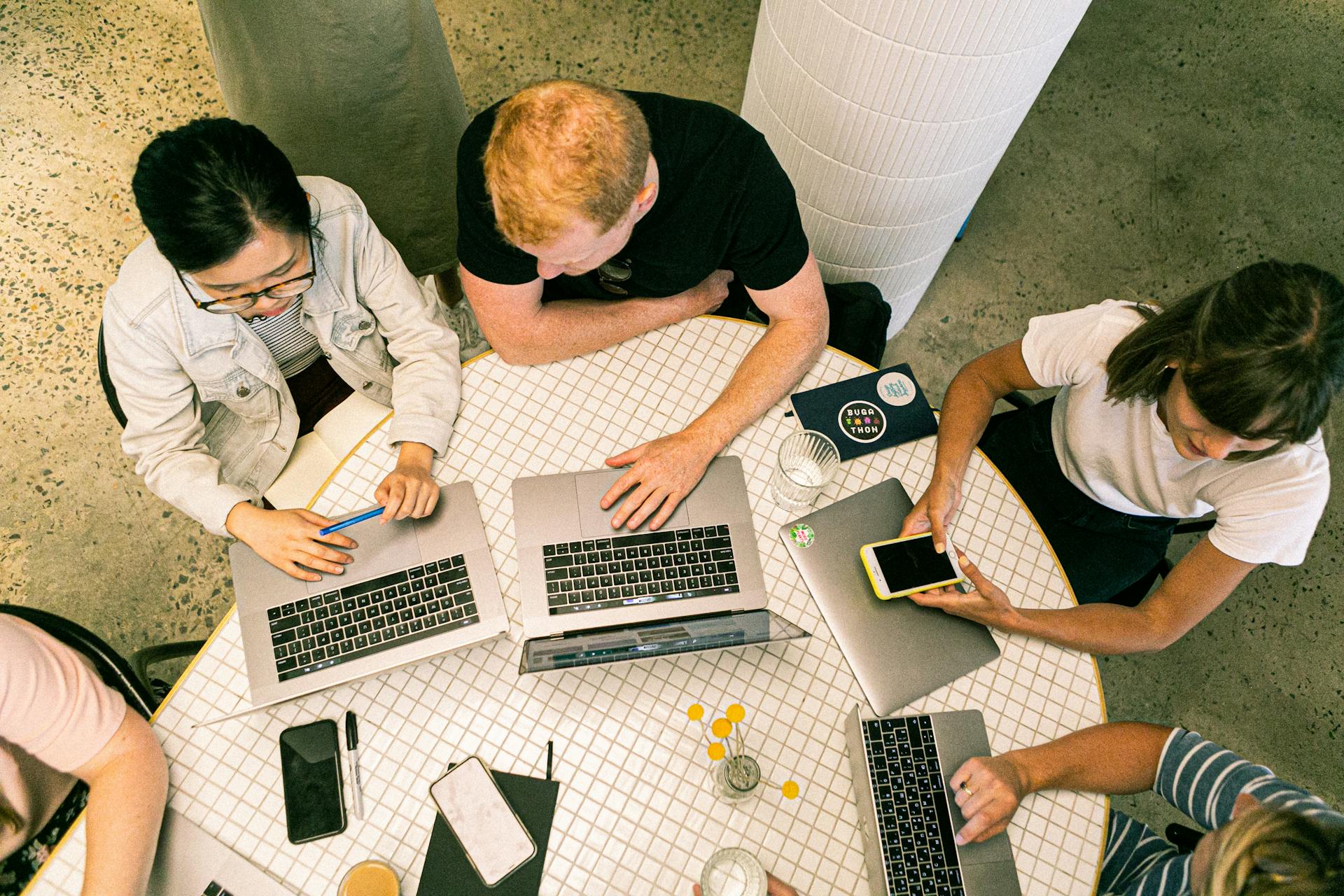 YIVA Digital office